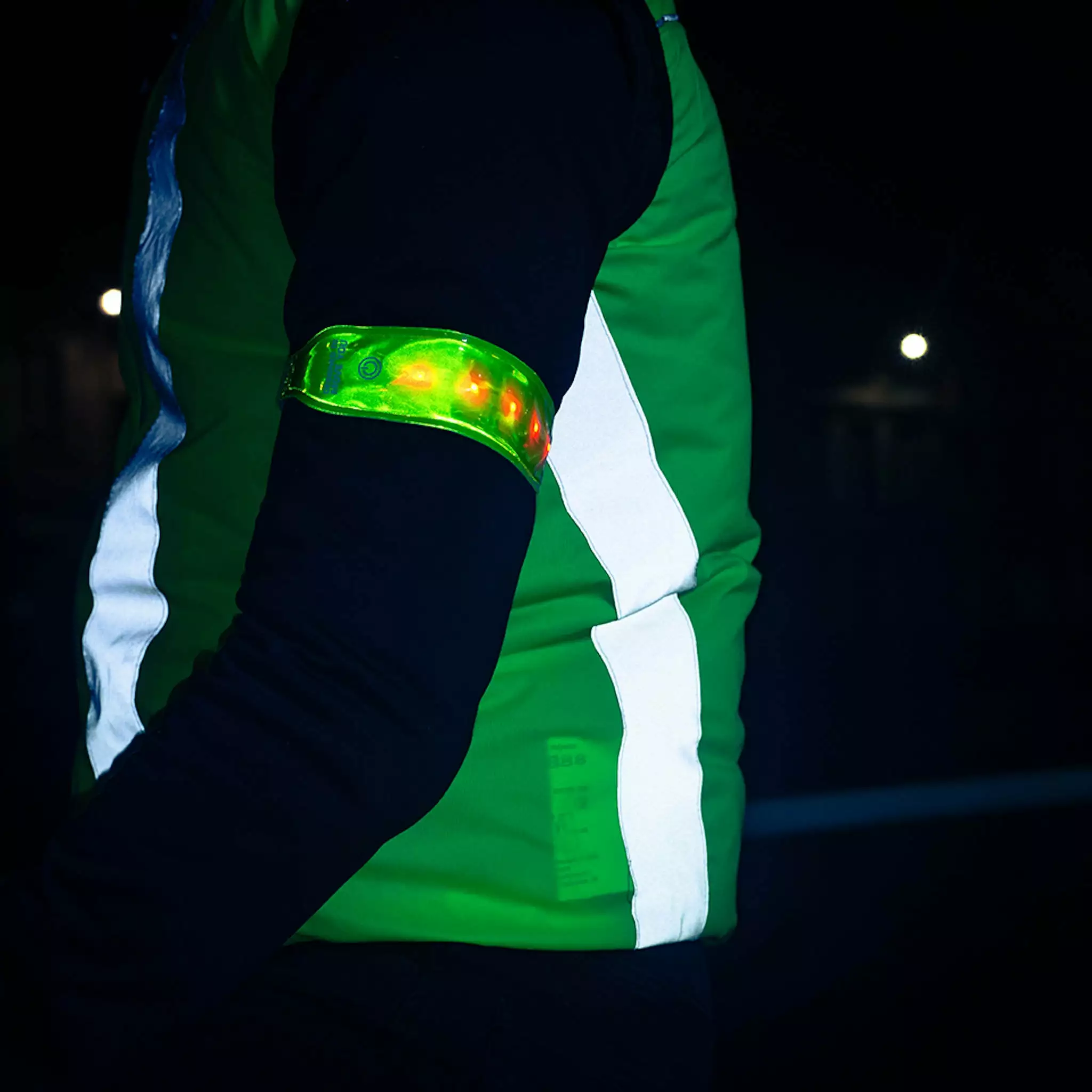 Brassard Lumineux De Sécurité Pour Cycliste Avec 5 LED Rouges Wowow 4 Brassard Lumineux De Sécurité Pour Cycliste Avec 5 LED Rouges Wowow – Image 2