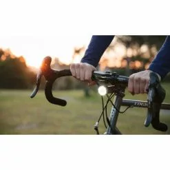 Eclairage Vélo Avant 1100 Lumens PWR TRAIL Avec Power Bank Knog -Polisport Soldes eclairage velo avant 1100 lumens pwr trail avec power bank knog full 3