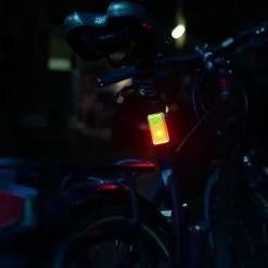 Lampe De Signalisation 2 LEDs Pour Cycliste ClipLight Wowow -Polisport Soldes lampe de signalisation 2 leds pour cycliste cliplight wowow full 5